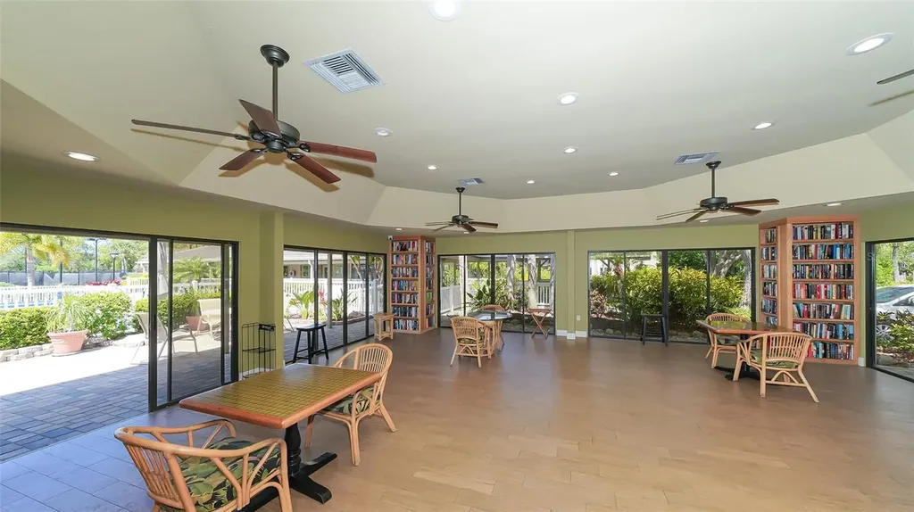 5223 Heron Way Sarasota FL 34231