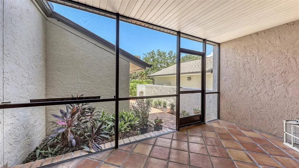 5223 Heron Way Sarasota FL 34231