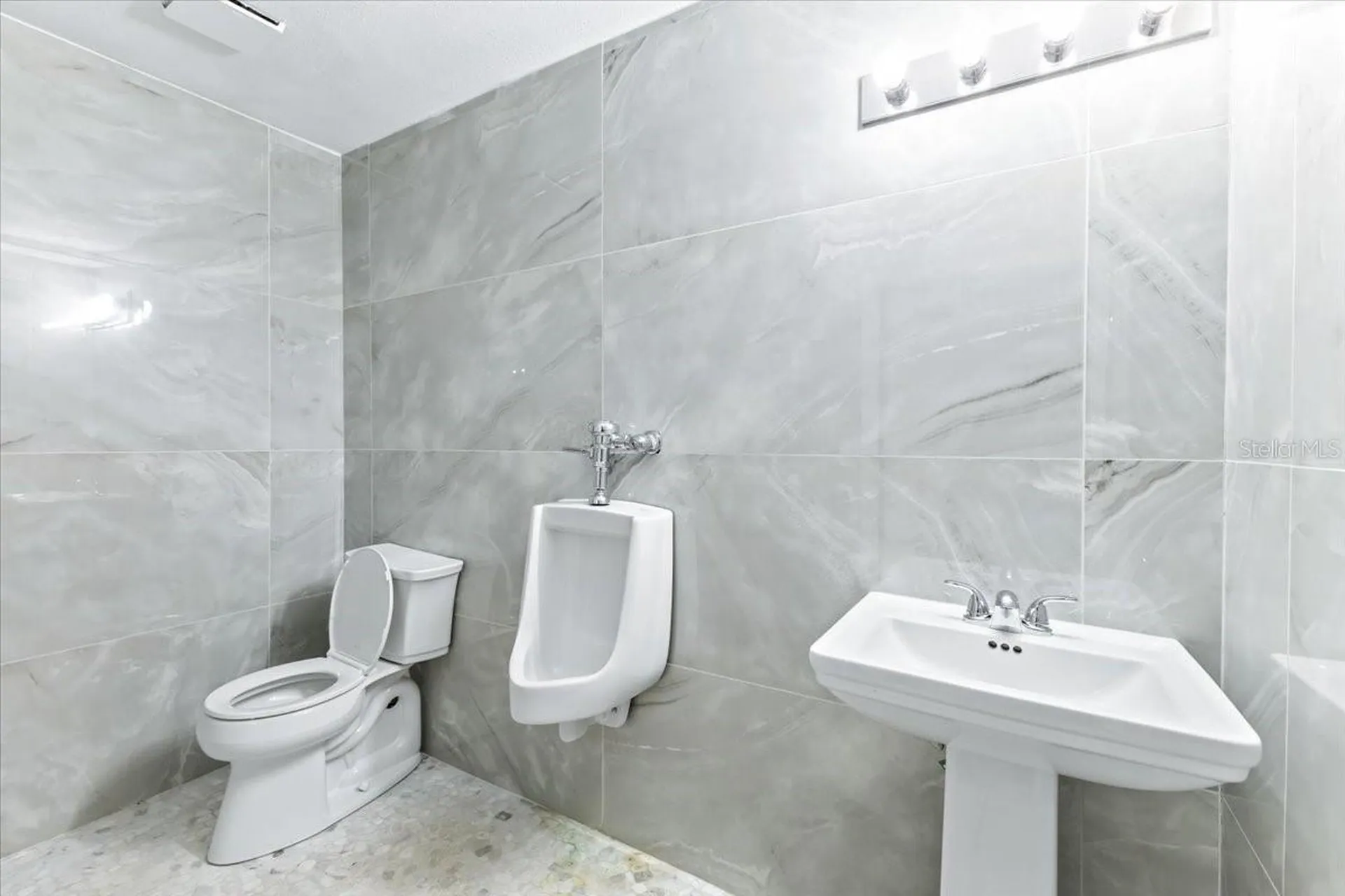 2704 49th Avenue W Bradenton FL 34207