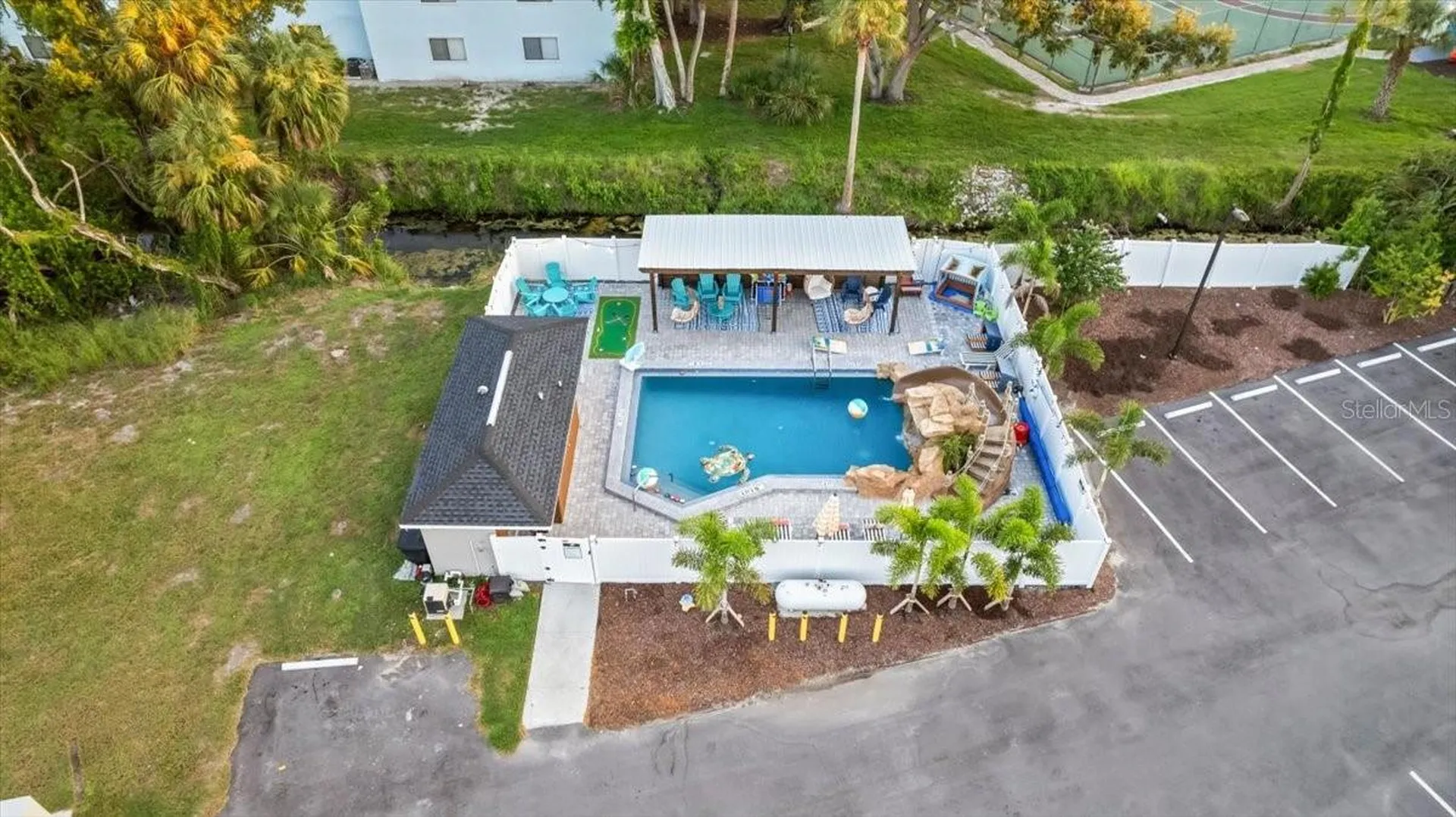 2704 49th Avenue W Bradenton FL 34207