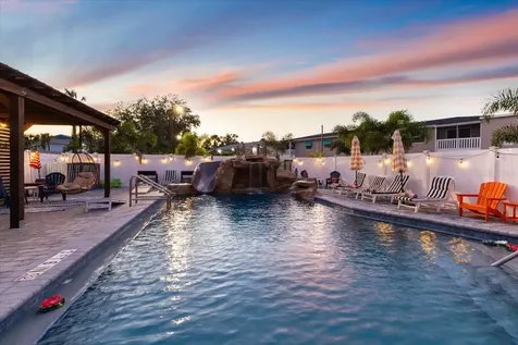 2704 49th Avenue W Bradenton FL 34207