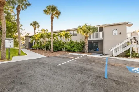 2704 49th Avenue W Bradenton FL 34207