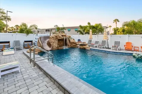 2704 49th Avenue W Bradenton FL 34207