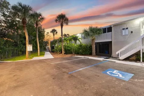 2704 49th Avenue W Bradenton FL 34207