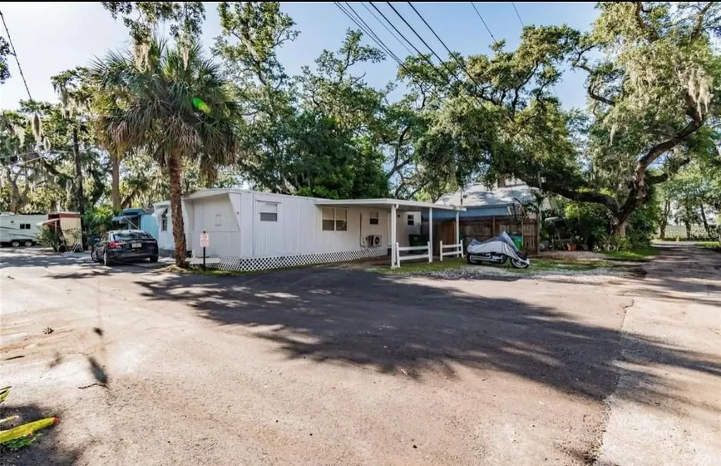 15004 113th Avenue Largo FL 33774