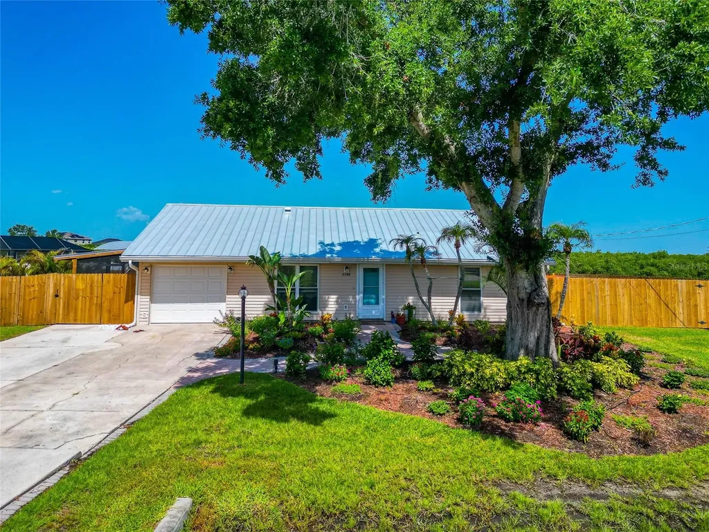 2306 41st Street E Bradenton FL 34208