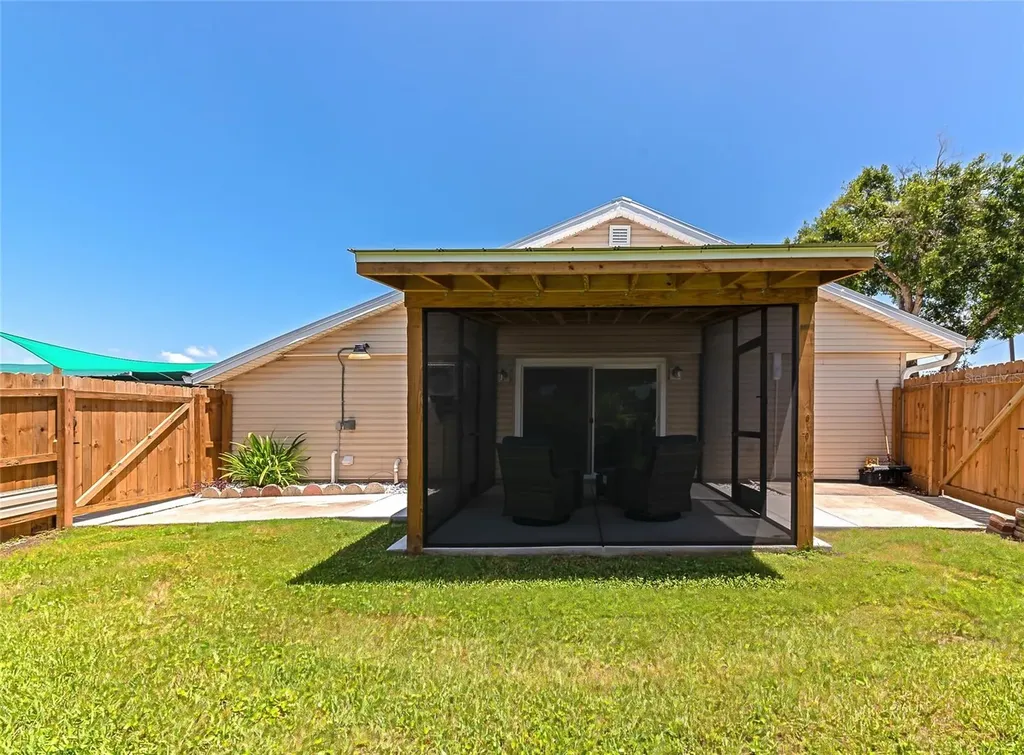 2306 41st Street E Bradenton FL 34208