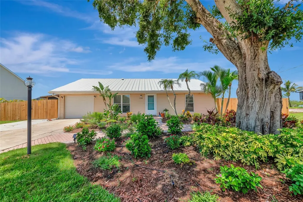 2306 41st Street E Bradenton FL 34208