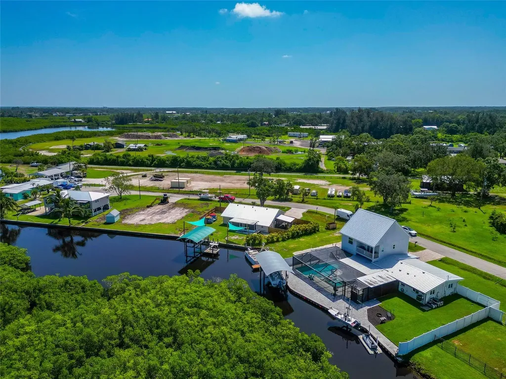 2306 41st Street E Bradenton FL 34208