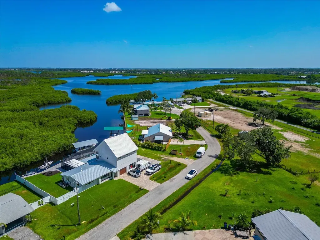 2306 41st Street E Bradenton FL 34208
