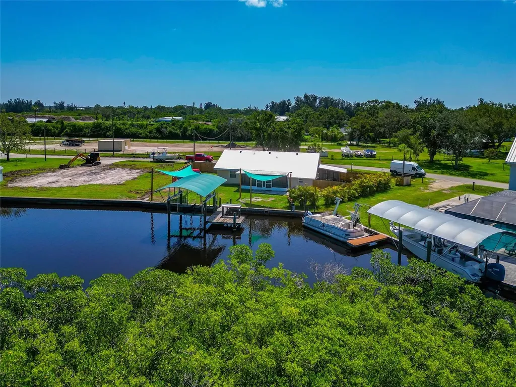 2306 41st Street E Bradenton FL 34208