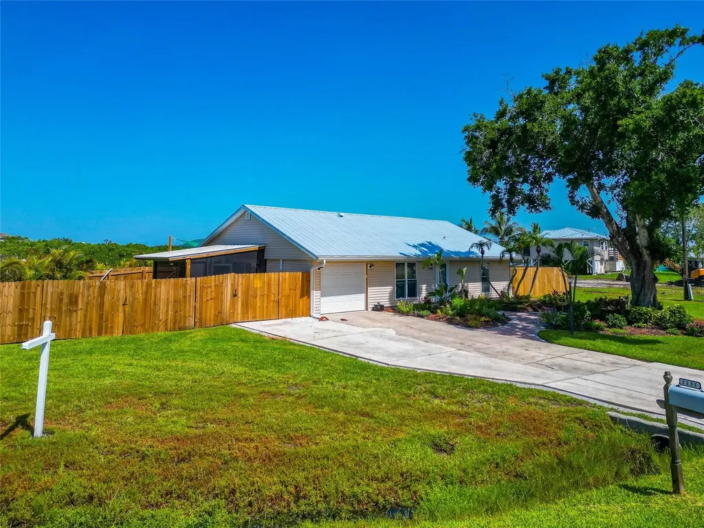 2306 41st Street E Bradenton FL 34208