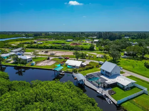 2306 41st Street E Bradenton FL 34208