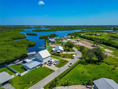 2306 41st Street E Bradenton FL 34208