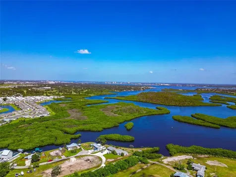 2306 41st Street E Bradenton FL 34208
