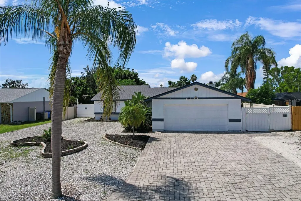 6713 35th Avenue W Bradenton FL 34209