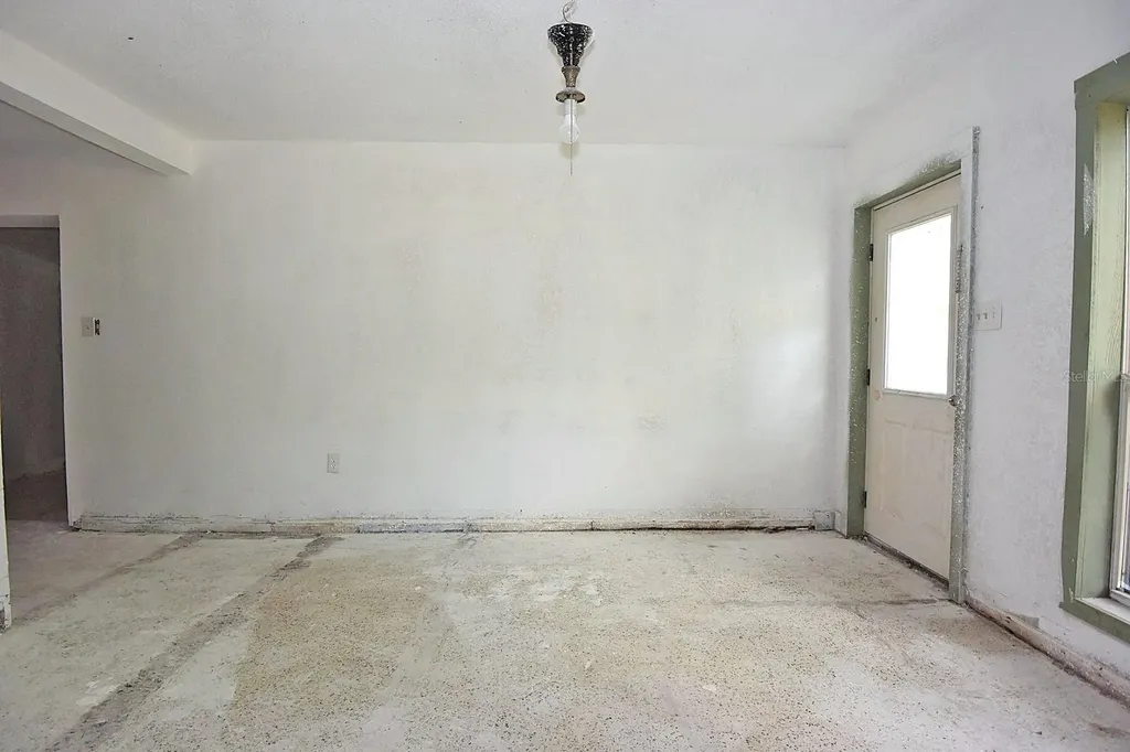 2810 W Van Buren Street Inverness FL 34453