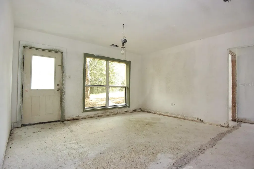 2810 W Van Buren Street Inverness FL 34453