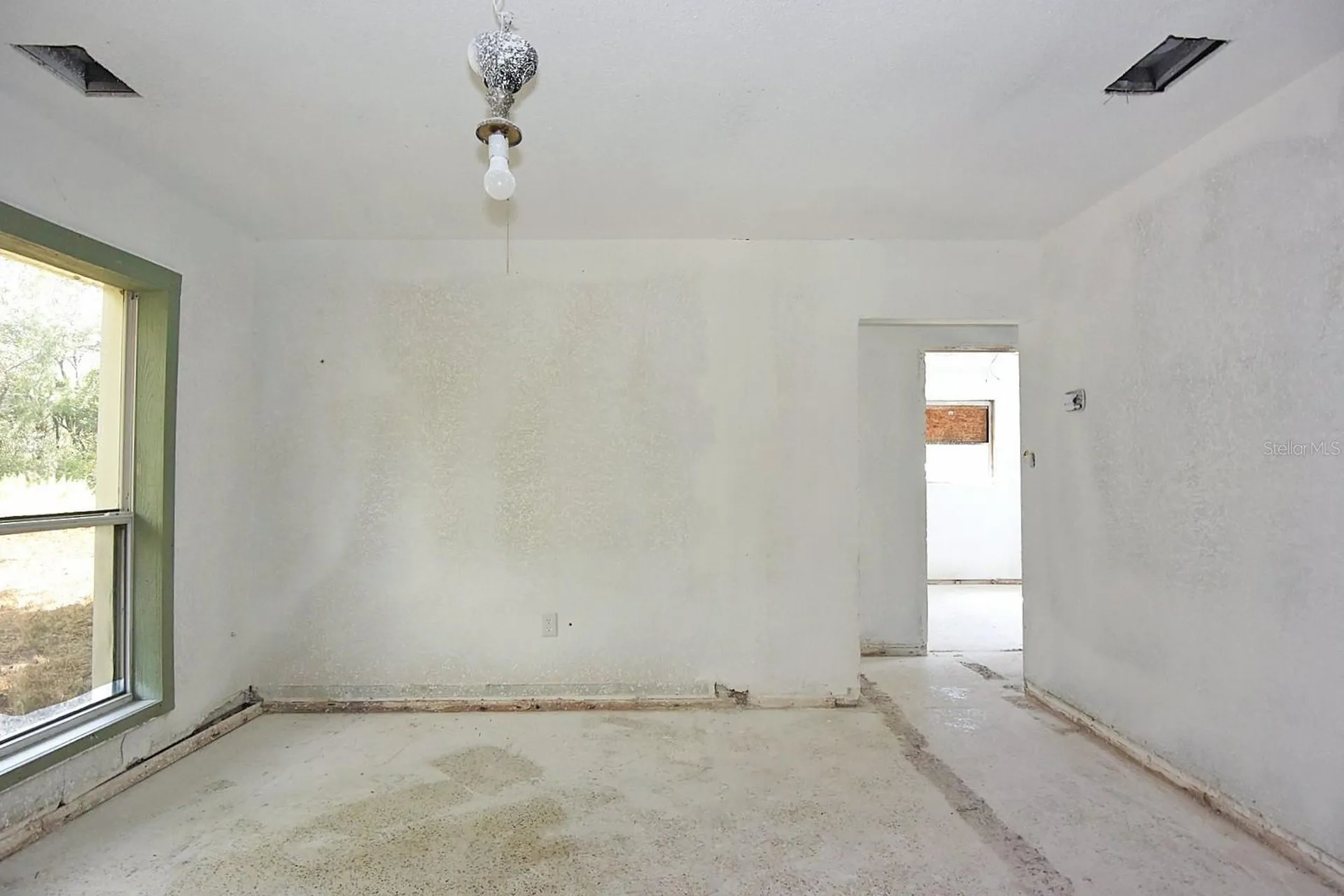 2810 W Van Buren Street Inverness FL 34453