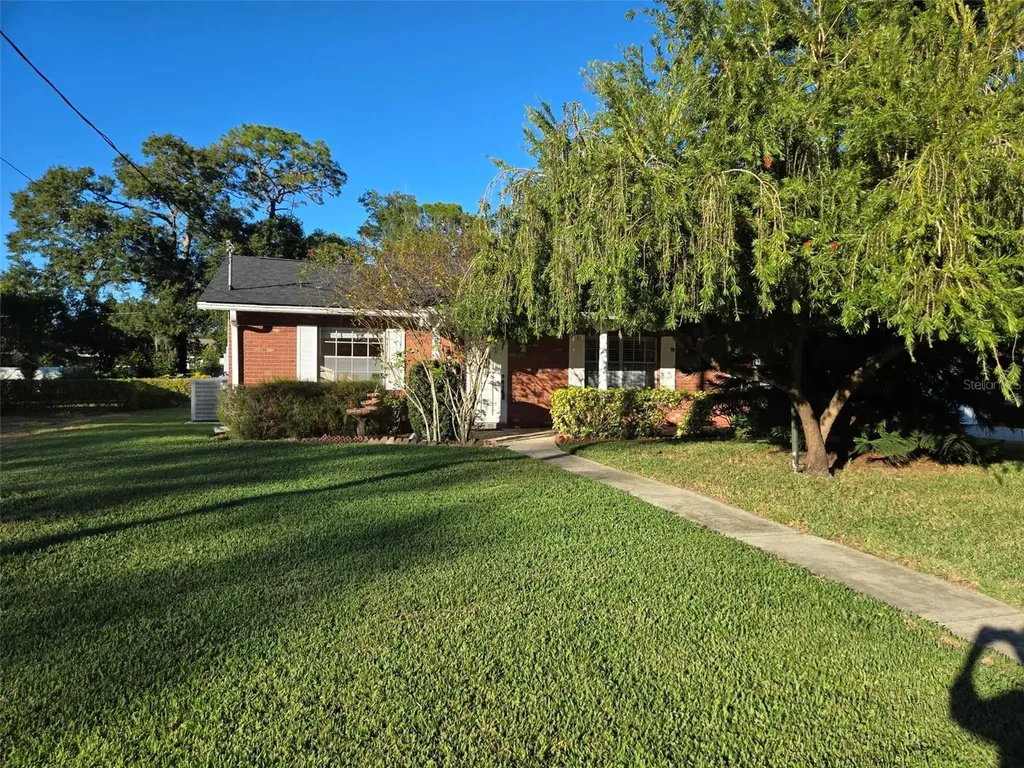 8710 W Lanway Drive Tampa FL 33637