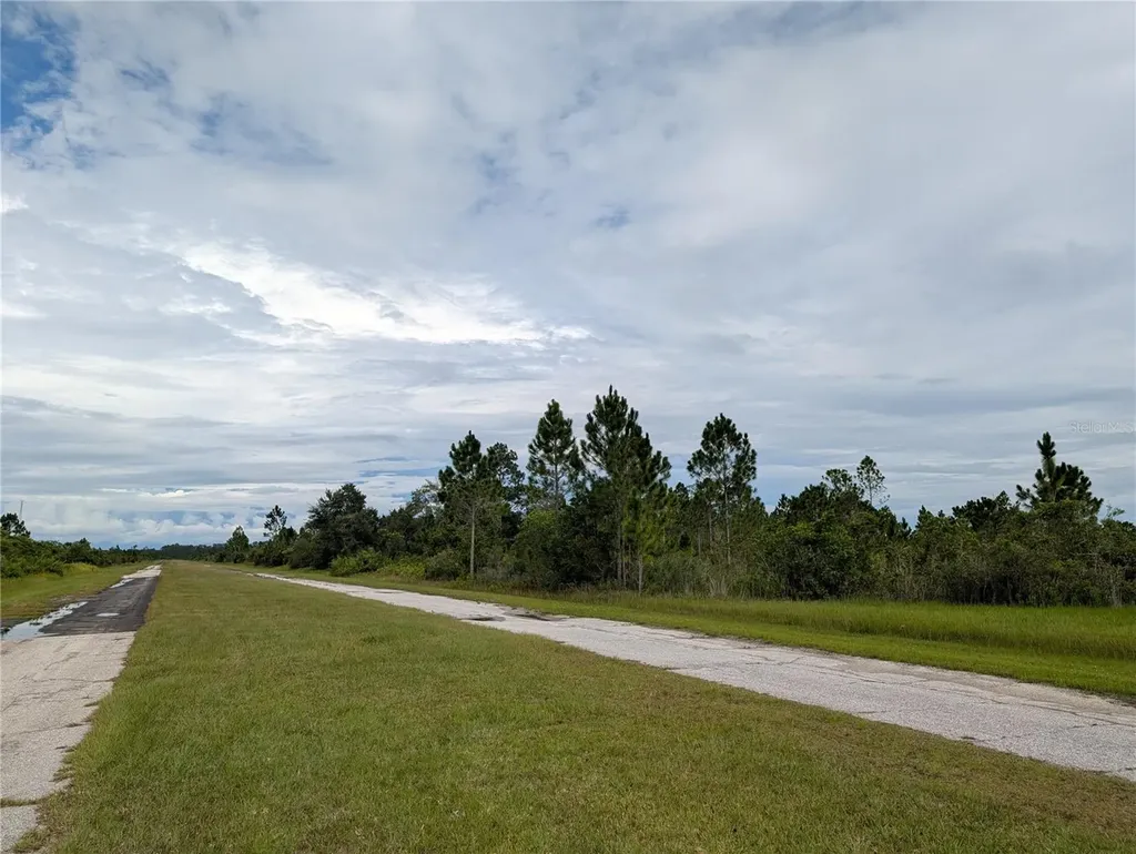 303 Japonica Avenue Indian Lake Estates FL 33855