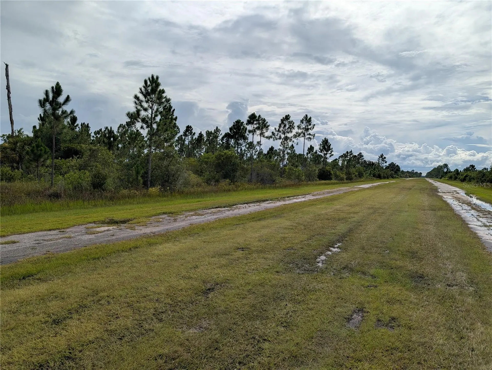 303 Japonica Avenue Indian Lake Estates FL 33855