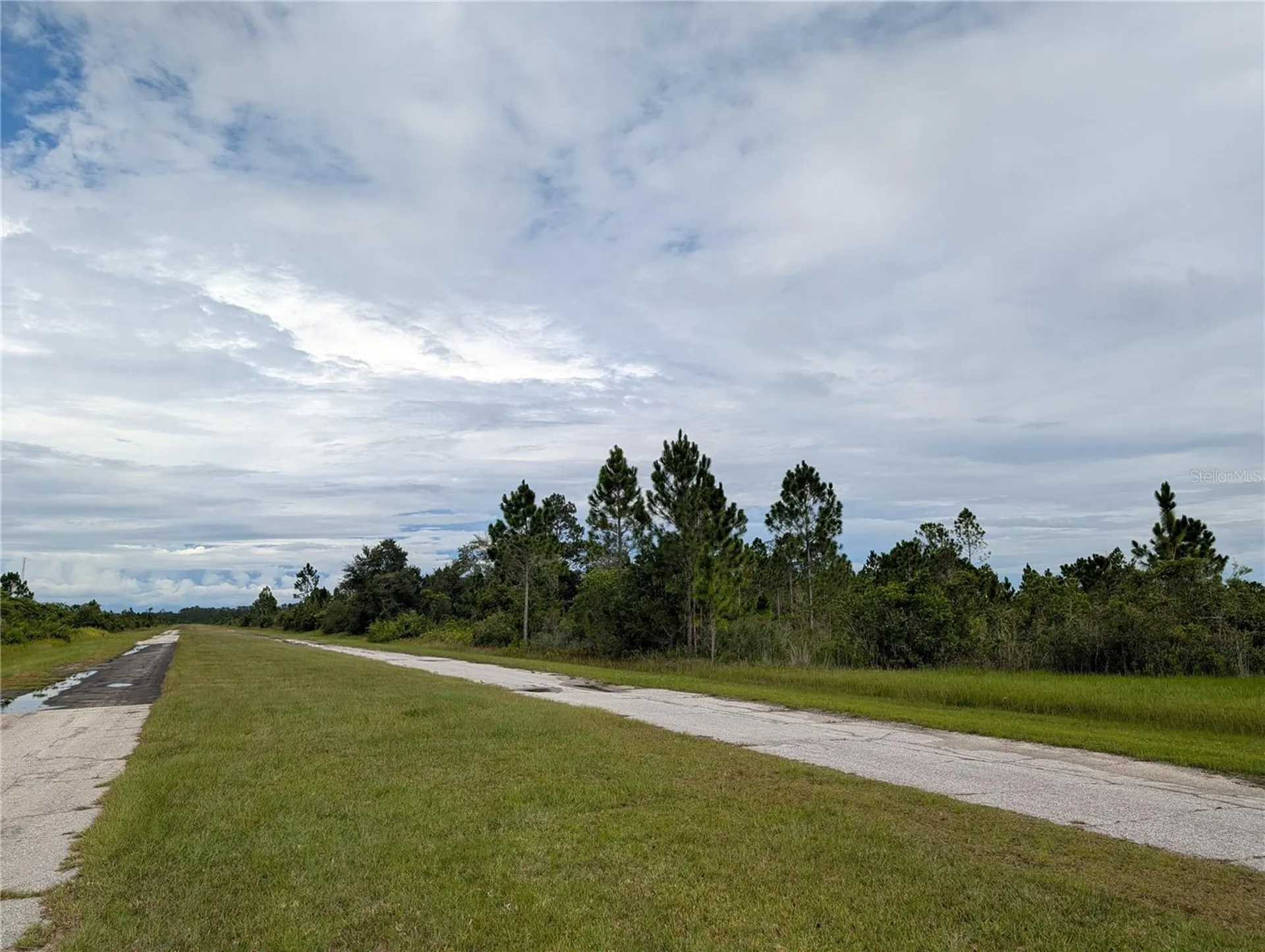 303 Japonica Avenue Indian Lake Estates FL 33855