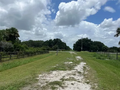 19145 NW 270th Street Okeechobee FL 34972