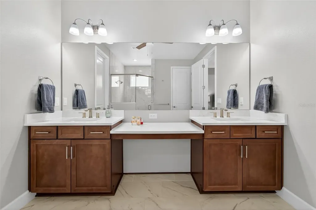 5961 Blakeney Loop Apollo Beach FL 33572