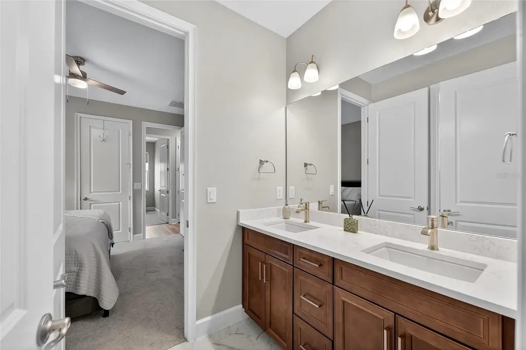 5961 Blakeney Loop Apollo Beach FL 33572