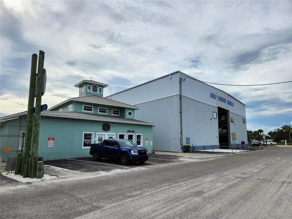 100 Circuit Road Nokomis FL 34275