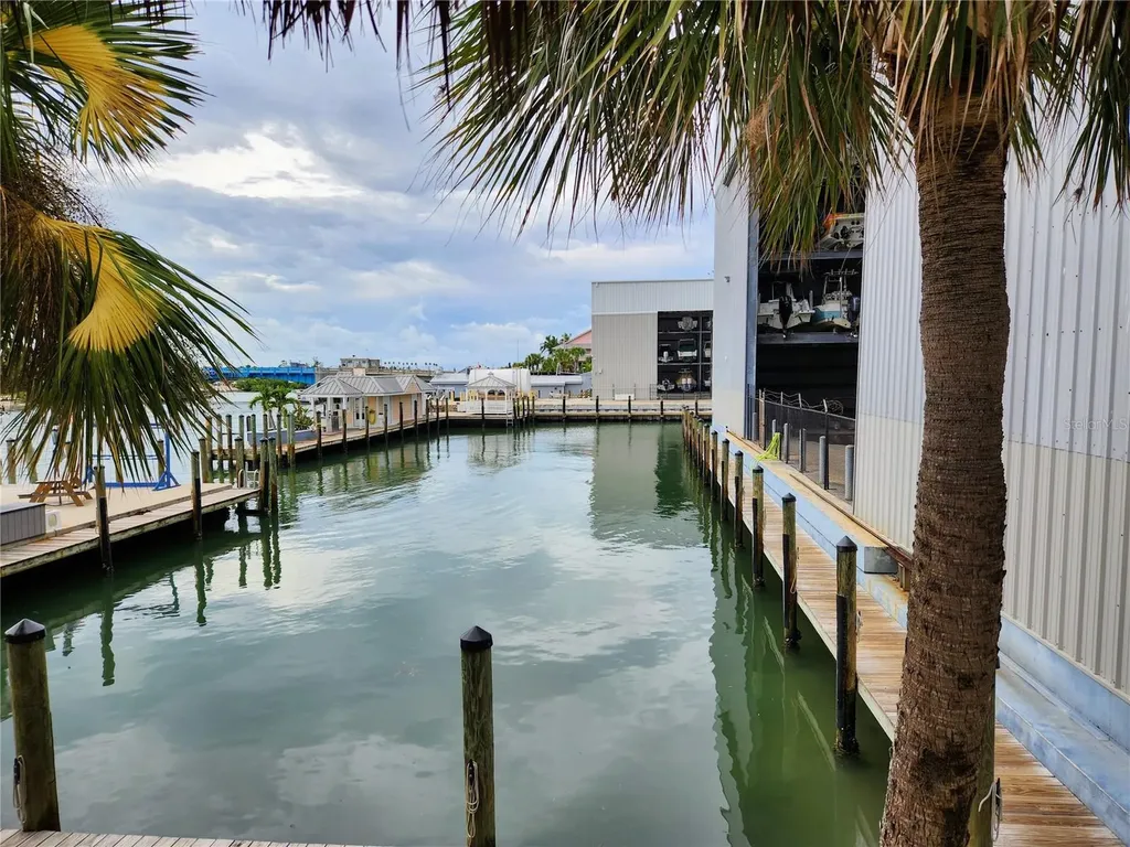 100 Circuit Road Nokomis FL 34275