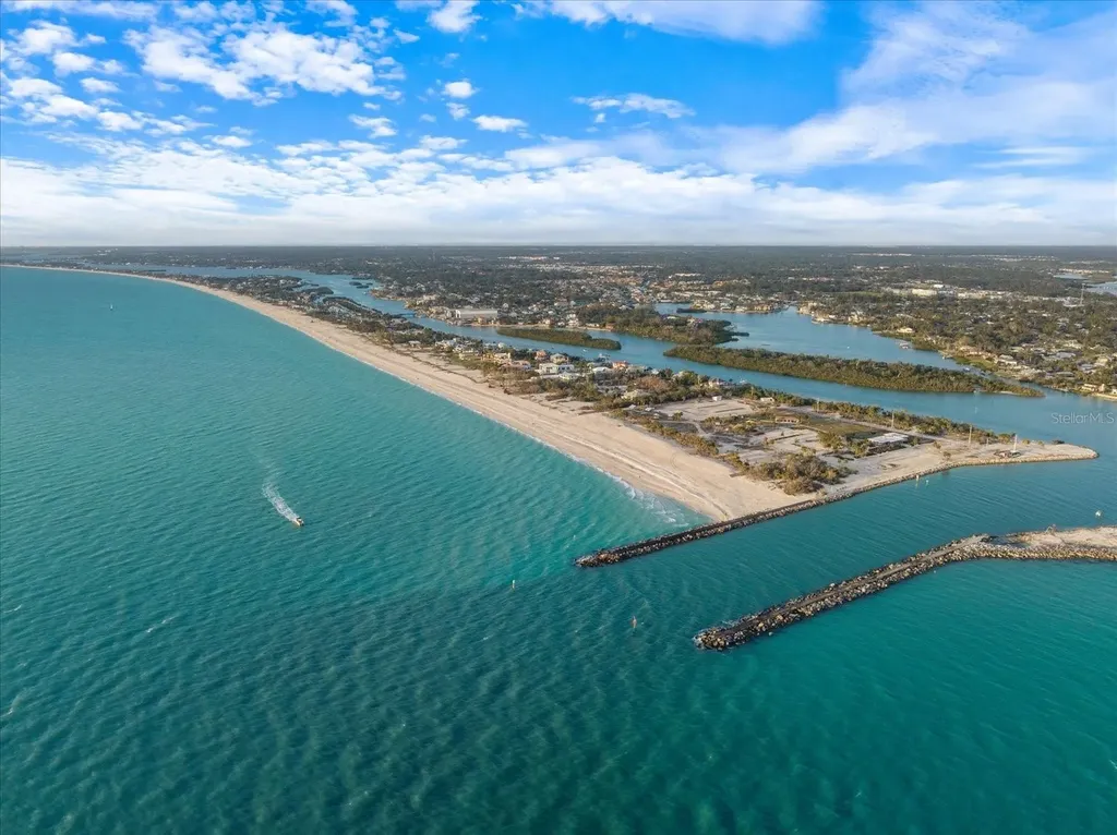 100 Circuit Road Nokomis FL 34275