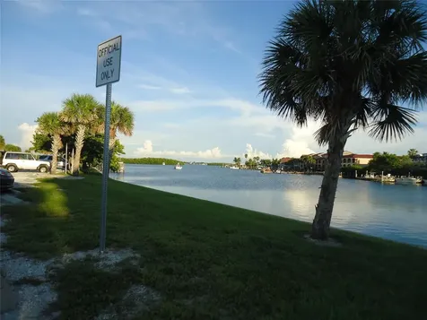 100 Circuit Road Nokomis FL 34275
