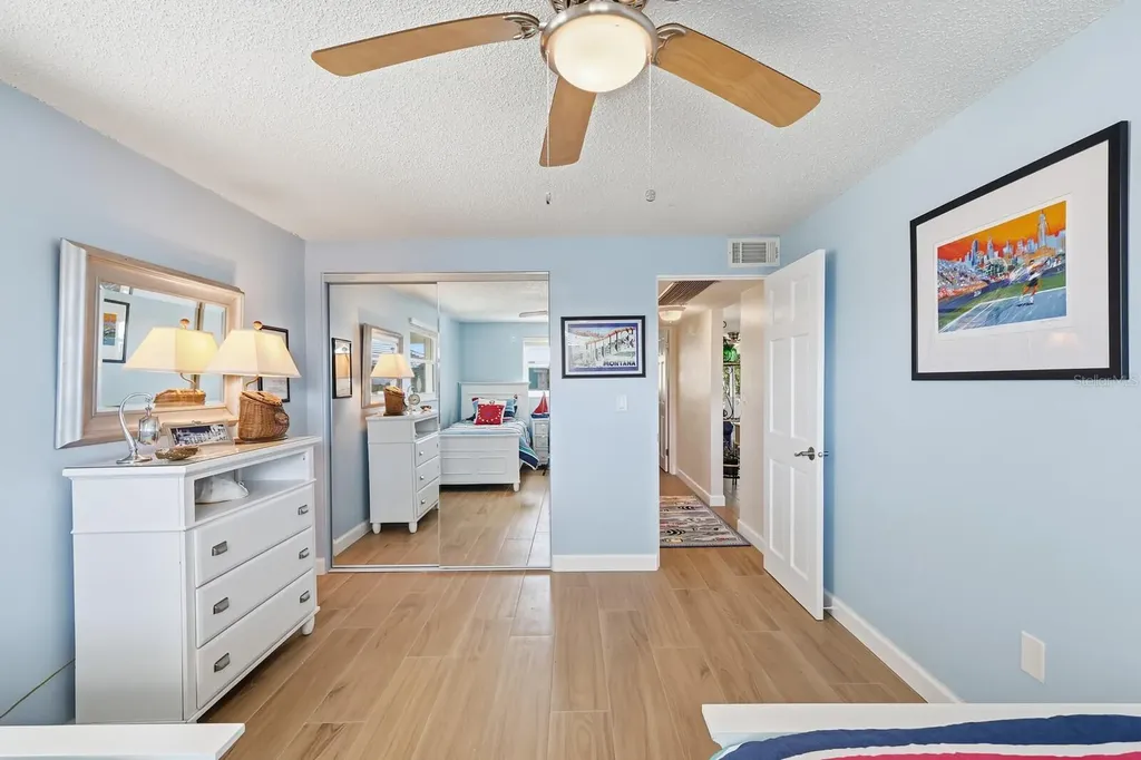 573 Spanish Drive N Longboat Key FL 34228