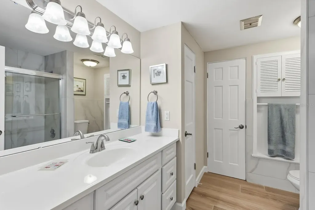 573 Spanish Drive N Longboat Key FL 34228