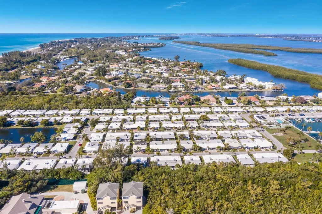 573 Spanish Drive N Longboat Key FL 34228