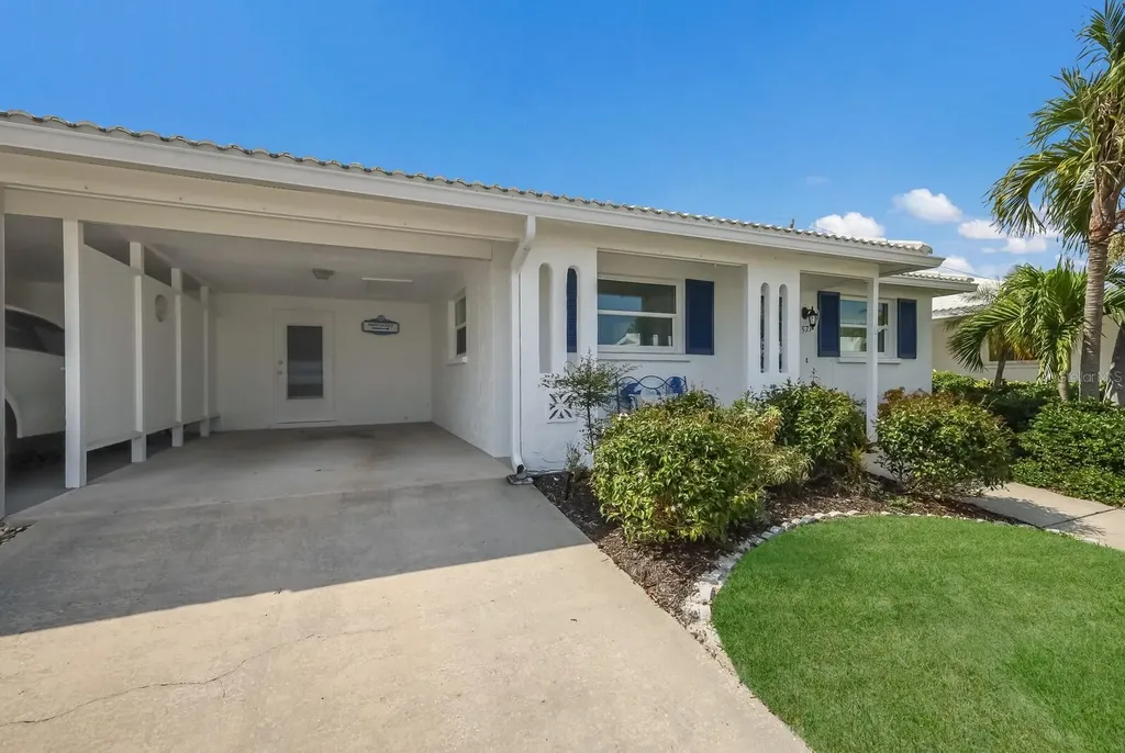 573 Spanish Drive N Longboat Key FL 34228