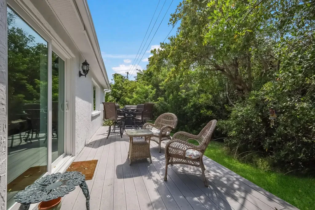 573 Spanish Drive N Longboat Key FL 34228