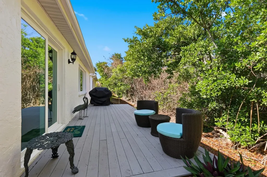 573 Spanish Drive N Longboat Key FL 34228