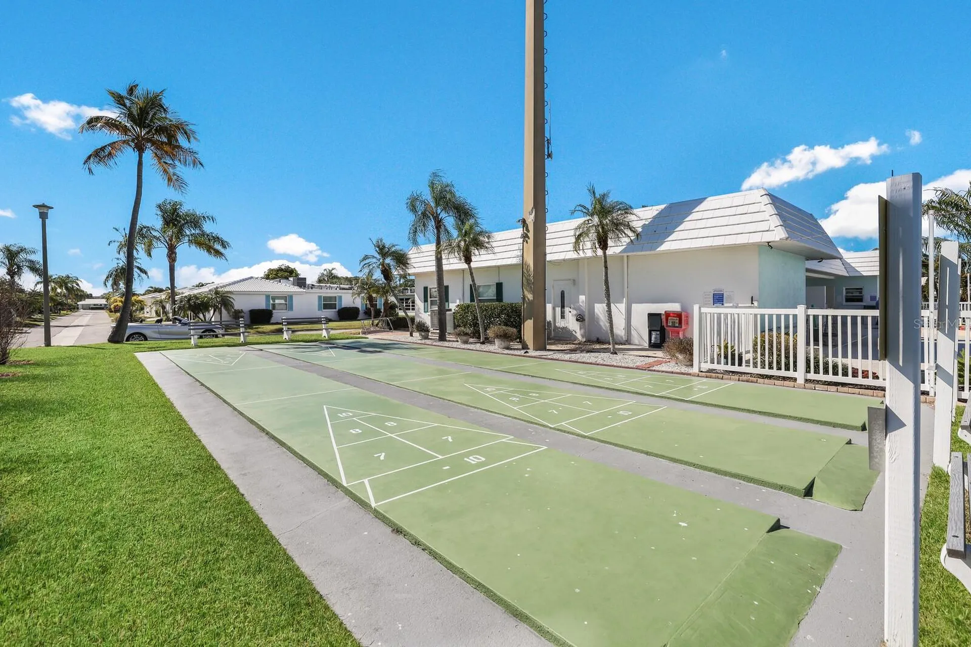 573 Spanish Drive N Longboat Key FL 34228