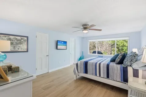 573 Spanish Drive N Longboat Key FL 34228
