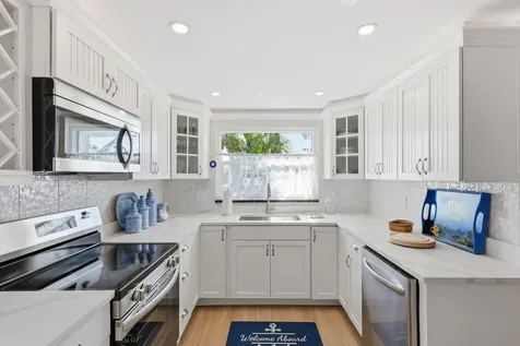 573 Spanish Drive N Longboat Key FL 34228