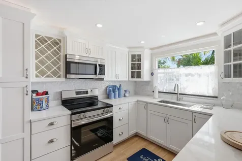 573 Spanish Drive N Longboat Key FL 34228