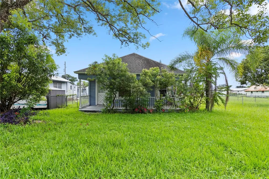 1418 Massachussetts Avenue St Cloud FL 34769