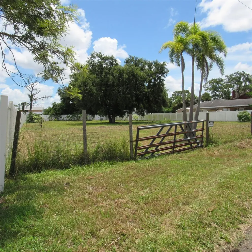 6725 Quonset Road Bradenton FL 34203