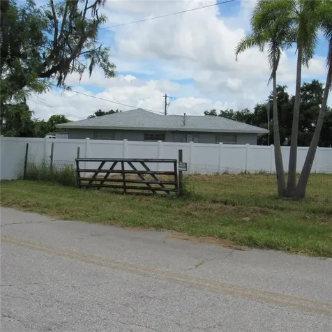 6725 Quonset Road Bradenton FL 34203