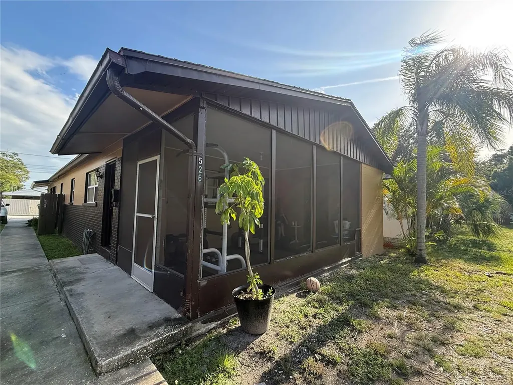 526 93rd Avenue N St Petersburg FL 33702