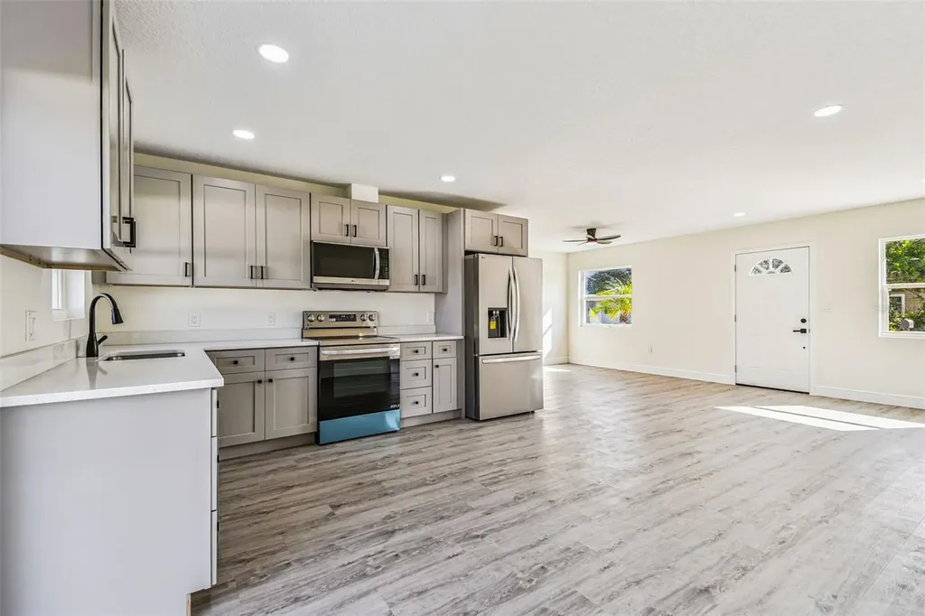 3430 Applewood Terrace N Pinellas Park FL 33781