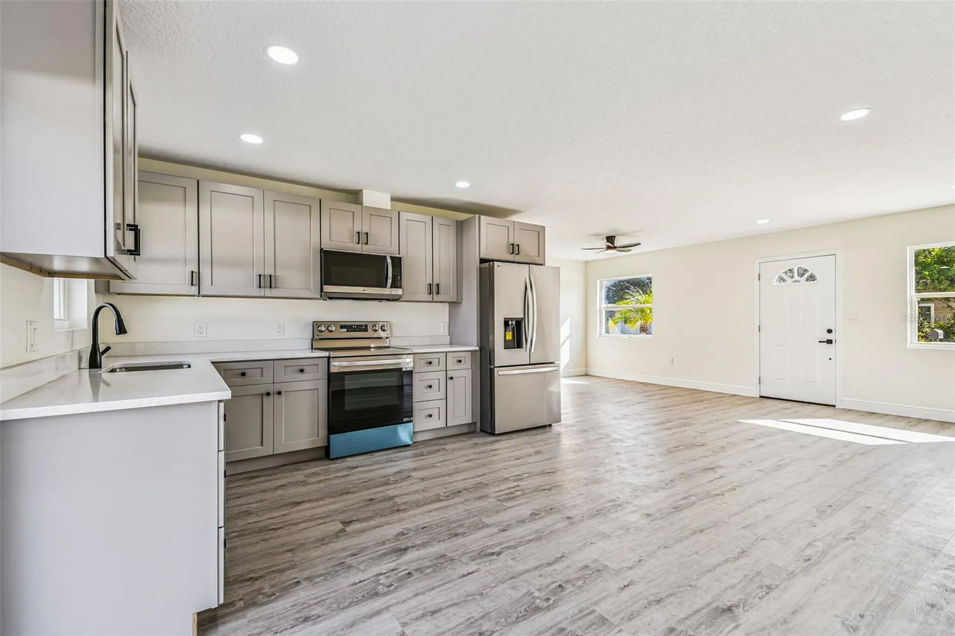 3430 Applewood Terrace N Pinellas Park FL 33781
